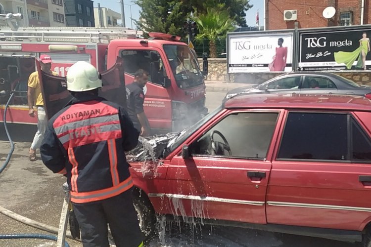 Adıyaman'da seyir halindeki araçtaki yangın ucuz atlatıldı!