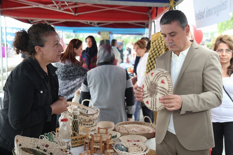 Ankara'da kadınların el emekleri Gölbaşı'da sergilendi