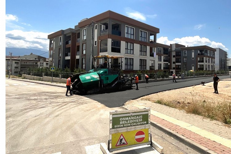 Bursa Osmangazi'de yeni yollar asfalta buluşuyor