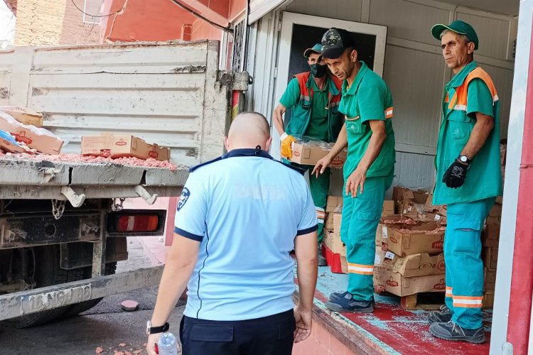 Bursa Osmangazi'den şok görüntüler... 'Kaçak' kesimhaneye zabıta baskını!