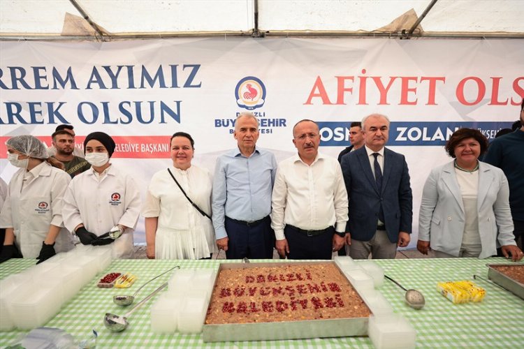 Denizlililer Büyükşehir’in geleneksel aşure hayrında buluştu