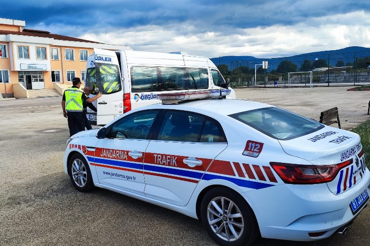 Düzce'de Jandarma'dan servis araçlarına özel denetim