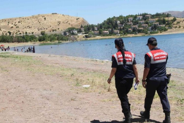 Elazığ Sivrice'de Jandarma'dan plaj uyarısı