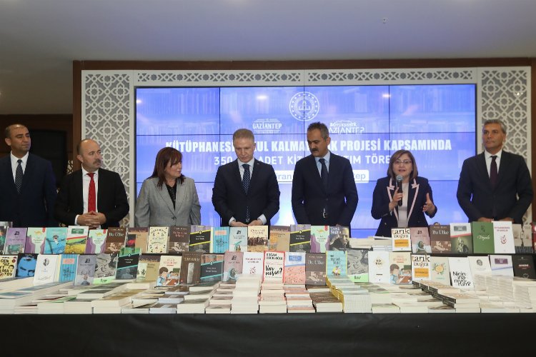 Gaziantep'ten okul kütüphanelerine 350 bin kitap