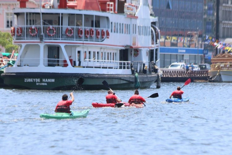 İzmir Körfez Festivali’nin ikinci gününde renkli görüntüler