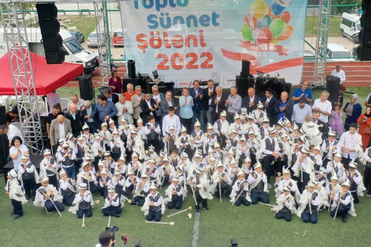 İzmit’te düğün havasında sünnet şöleni yaşandı