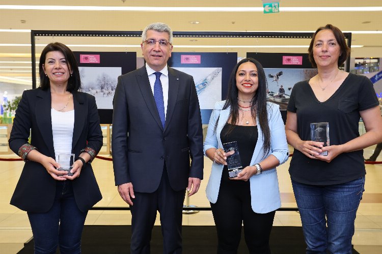 'Kadın Gözüyle Hayattan Kareler' ödüllerine kavuştu