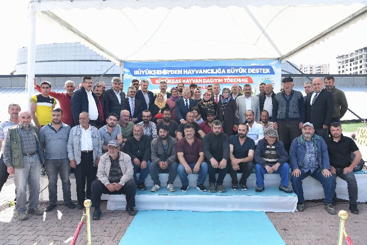 Kayseri'de 13 milyon TL'lik projede 3 bin 200 adet küçükbaş dağıtıldı 