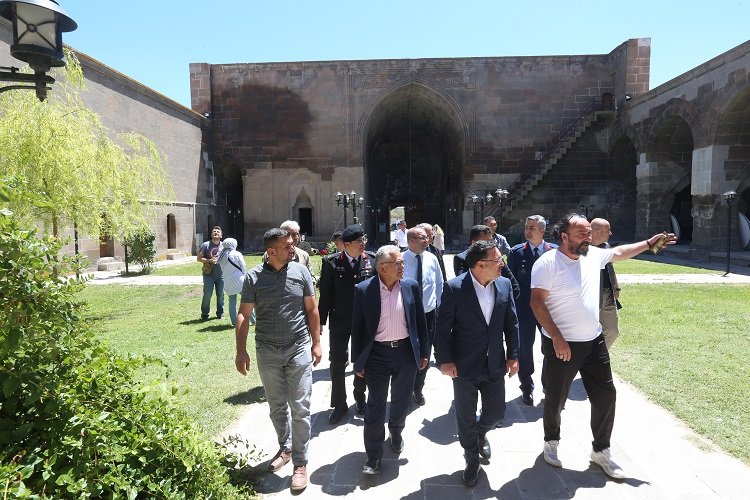 Kayseri protokolünden Karatay Hanı'na inceleme