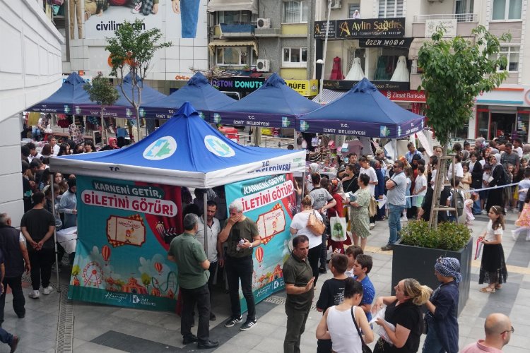 Kocaeli İzmit'te karnesini alan belediyeye koştu