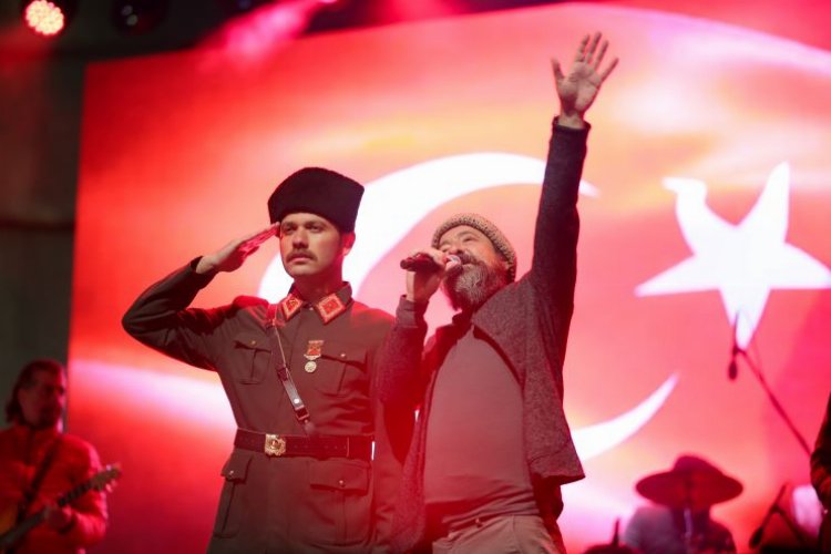 Kütahya'da 19 Mayıs'a yakışan konser 