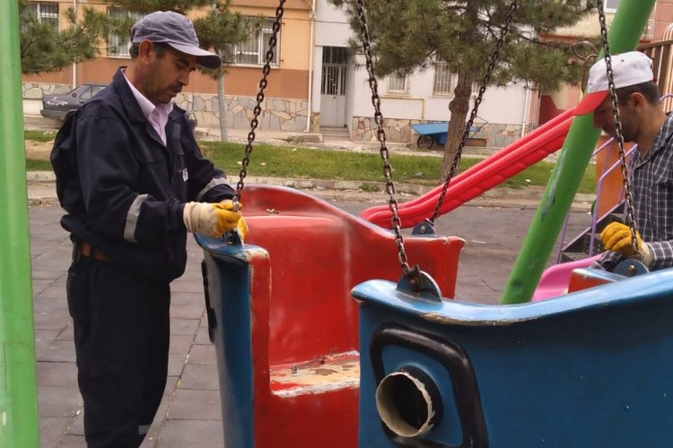 Kütahya'da park ve yeşil alanlarda bakım 