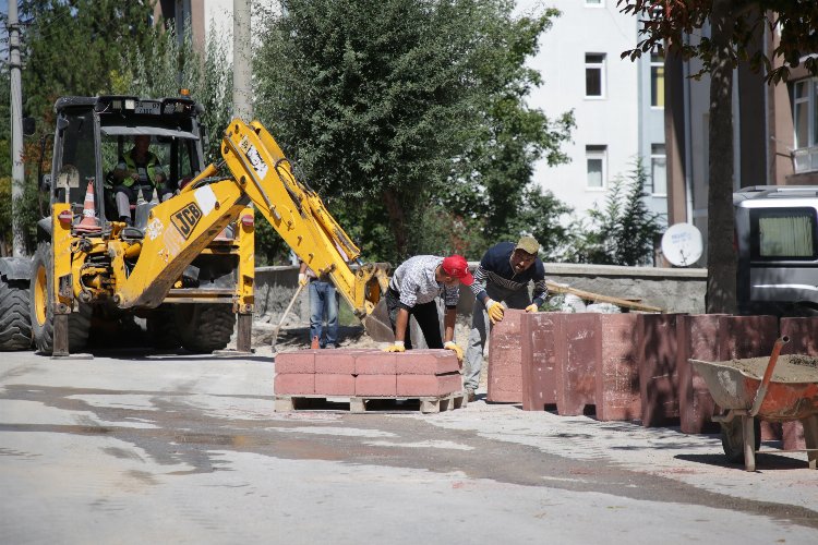 Kütahya 100. Yıl Mahallesi'nin üst yapısı şekilleniyor