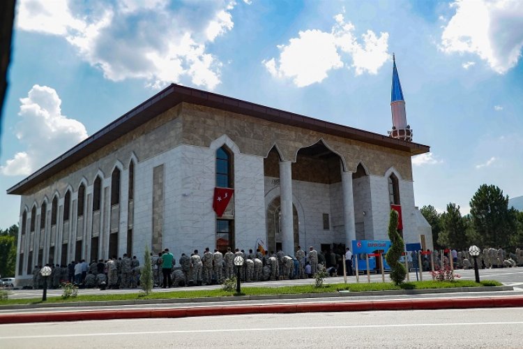 Kütahya'da Zafer Camii'nde ilk Cuma kılındı