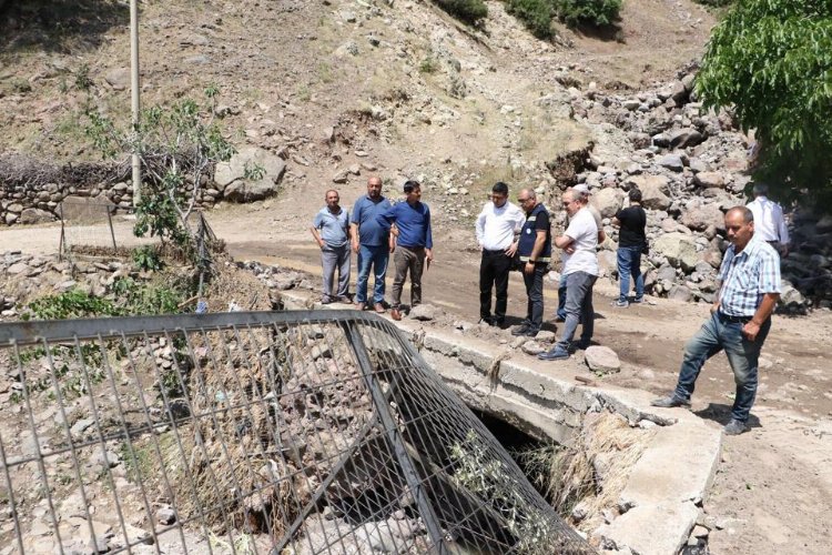 Manisa Demirci'de yaşanan sel sonrası taşkın önlemi!