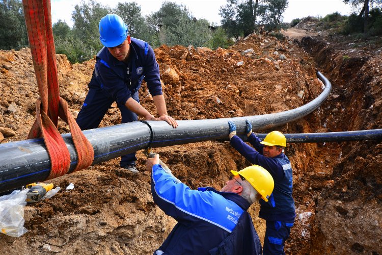 Muğla Büyükşehir, 3 mahalleye içme suyu için imzaları attı