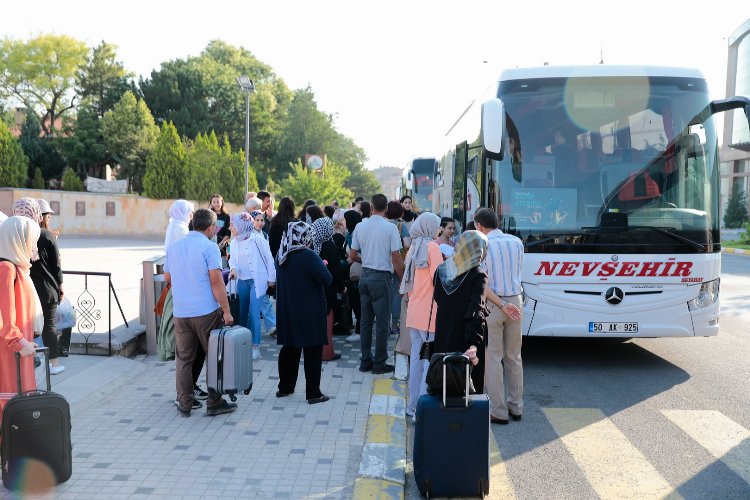 Nevşehirli gençler kamplara uğurlandı