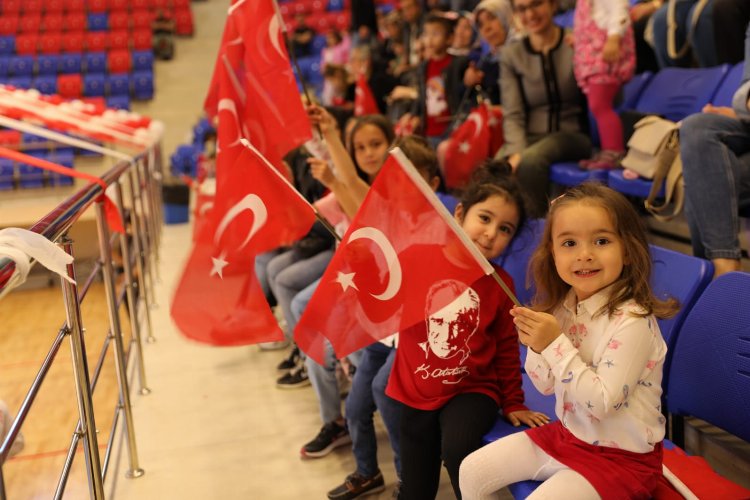 Niğde'de 19 Mayıs törenleri renkli geçti 