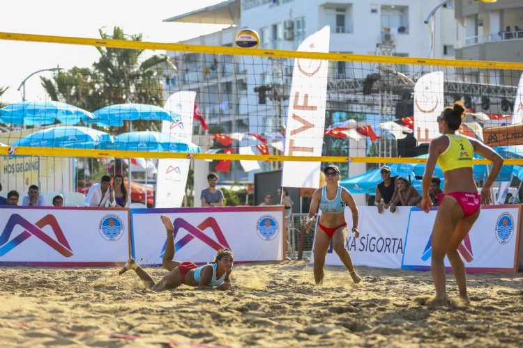 Pro Beach Tour'da kıyasıya mücadele