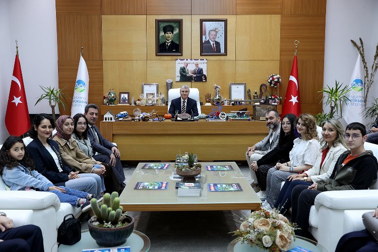 Sakarya'da yetenekli öğrenciler ödüllerini aldı 