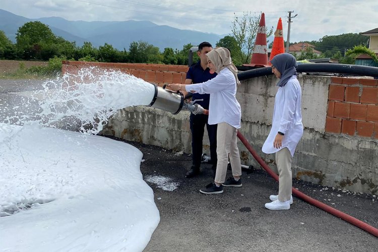 Sakarya İtfaiyesi'nden gençlere yangına müdahale eğitimi