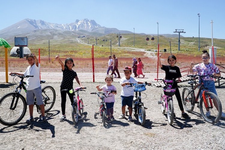 Şampiyon bisikletçiler Erciyes'te yetişecek