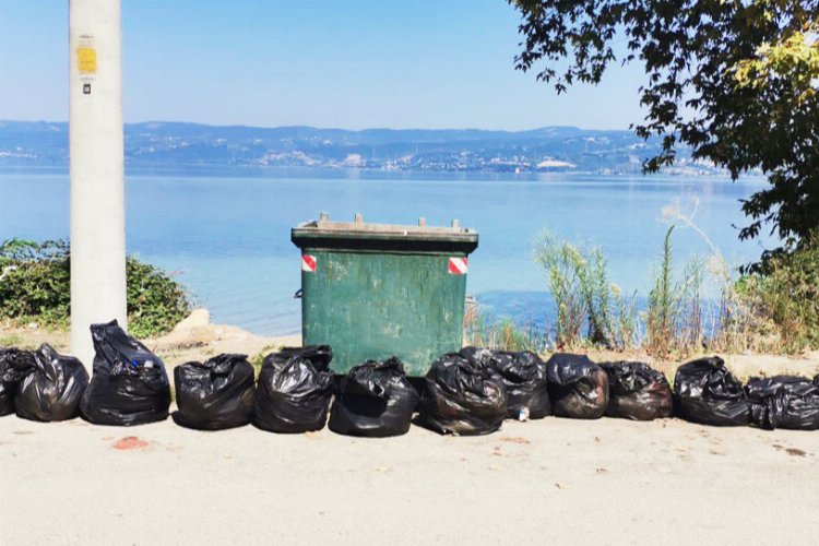 Sapanca Gölü'nden 23 torba çöp çıktı