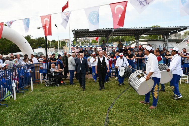 Aziz Yıldırım er meydanında