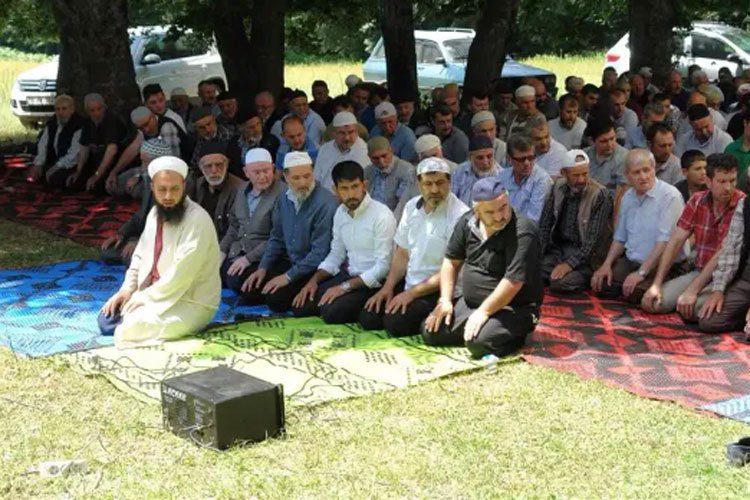 Bilecik Pazaryeri’nde yağmur için dua etti