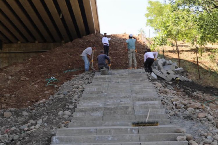 Bingöl'de bozulan yol ve kaldırımlara yenileme