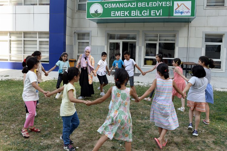 Bursa Osmangazi'de 'Bilgi Evleri'nde dolu dolu eğitim