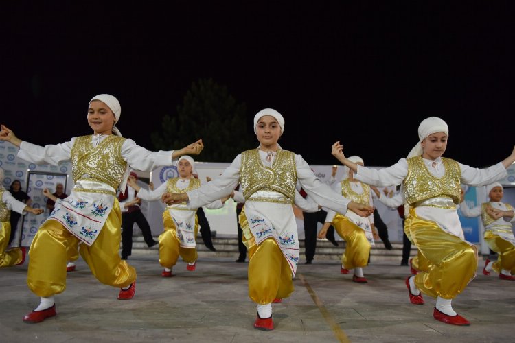 Bursa Yıldırım'da 'Erguvan Zamanı'