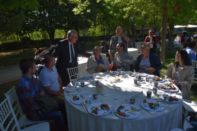 Edirne Keşan'da engelli bireyler kahvaltıda bir araya geldi