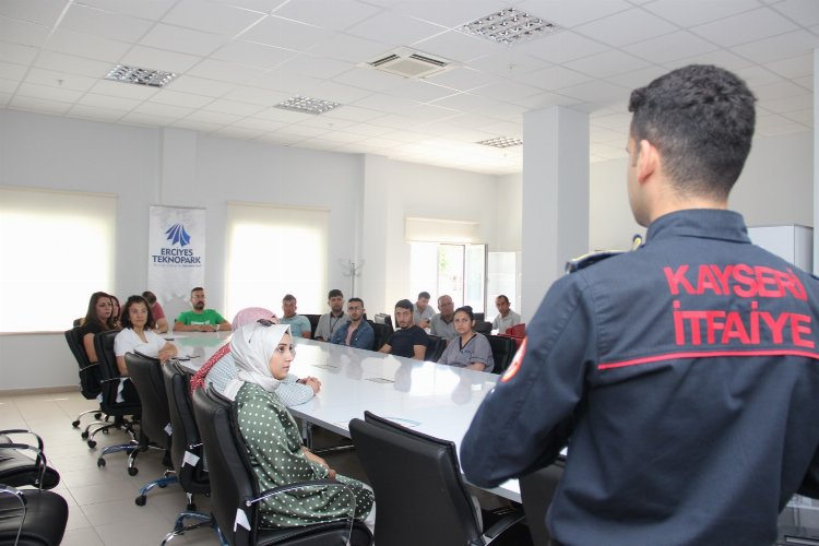 Erciyes Teknopark'ta yangın söndürme eğitimi