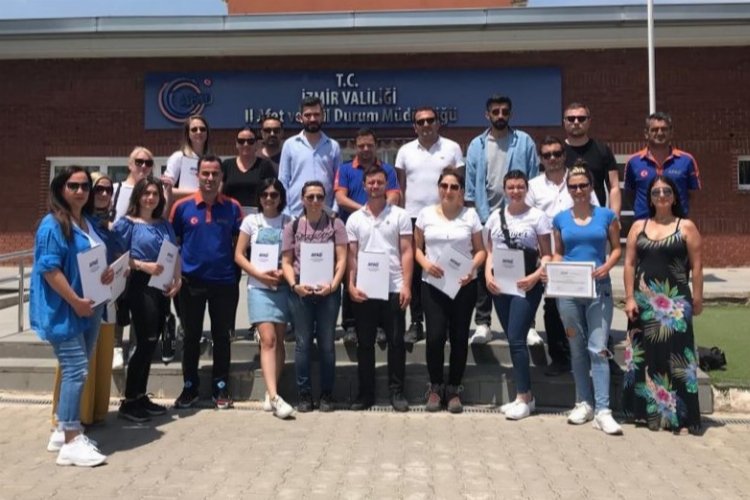 İzmir'de Narlıdere personel 'AFAD gönüllüsü' oldu