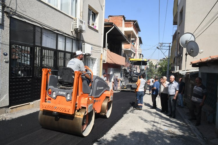 Karabağlar'da asfaltlamalar son hızla sürüyor