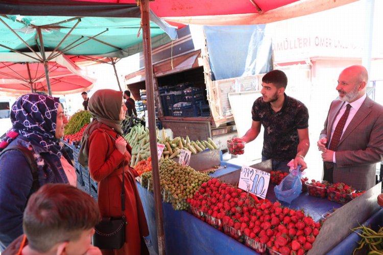 Kayseri Kocasinan'da Başkan Çolakbayrakdar pazarcı oldu 