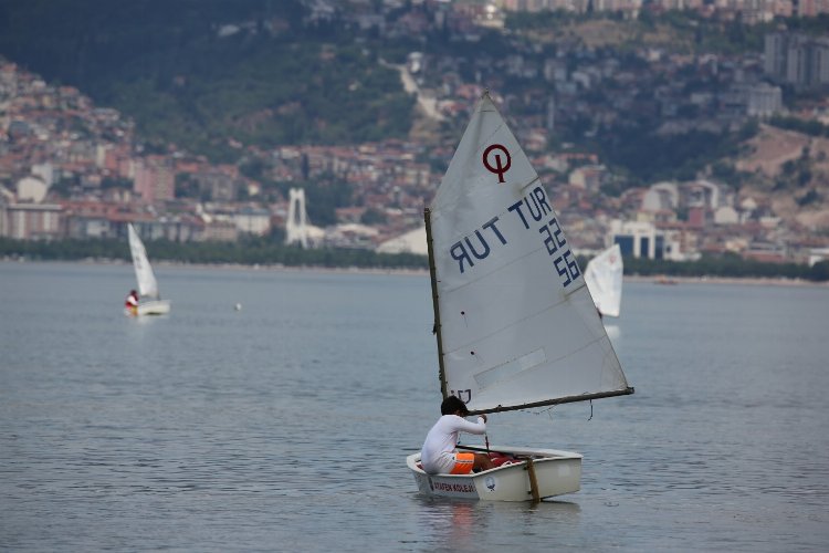 Kocaeli'de yelken yarışlarında ödül heyecanı