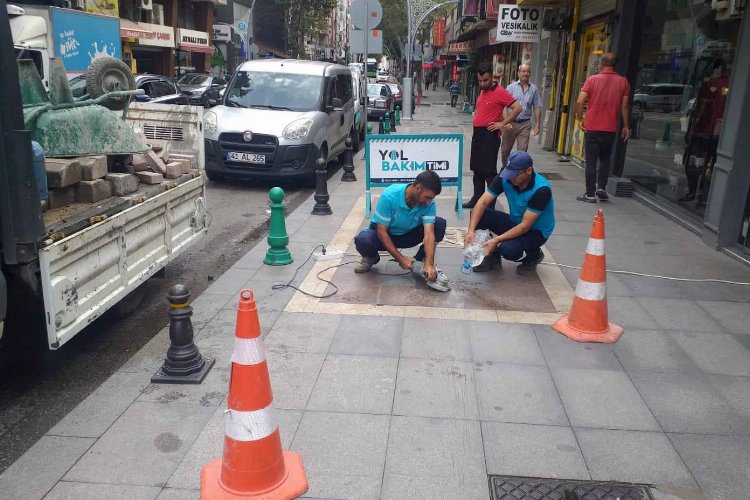 Kocaeli'de 'Yol Bakım Timi'nden hızlı çözüm