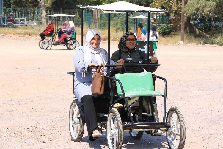 Kocaeli 'Hayatın içindeyim' ile yaşama bağlıyor