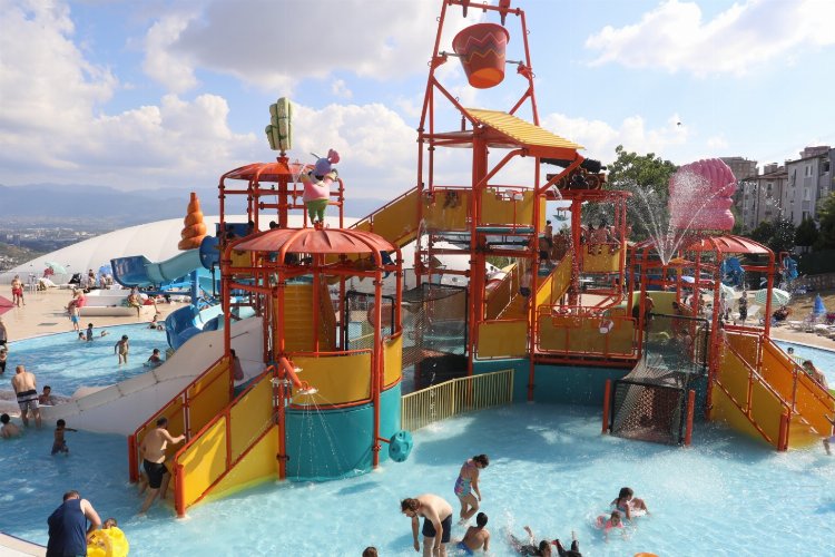 Kocaeli İzmit'te Aquapark'a hafta sonu yoğunluğu