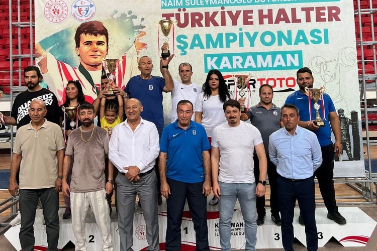 Kocaeli Kağıtspor halterde en iyi takımlardan biri