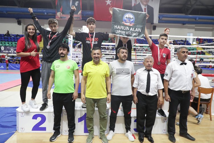 Kütahya'da 750 'Kick Boks'çu 'Zafer' için yarıştı