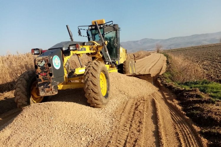 Manisa Salihli'de 5 kilometrelik yolda sathi kaplama