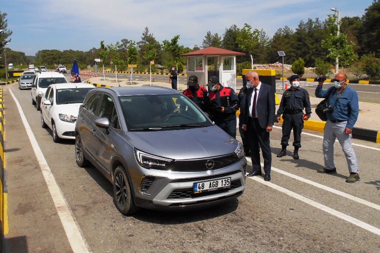 Muğla Marmaris Kaymakamı Aksoy'dan trafik yoğunluğu uyarısı