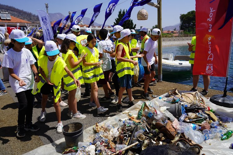 Muğla Milas'ta deniz dibi temizliği