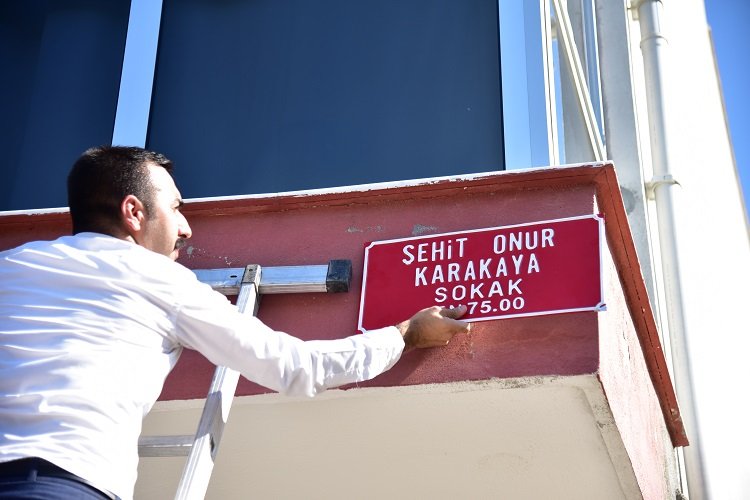 Pençe-3 şehidinin adı Manisa'da ailesinin oturduğu sokağa verildi