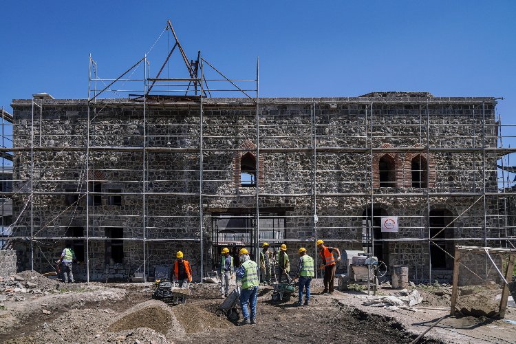 Şehzadeler Konağı’ndaki restorasyon çalışmaları devam ediyor