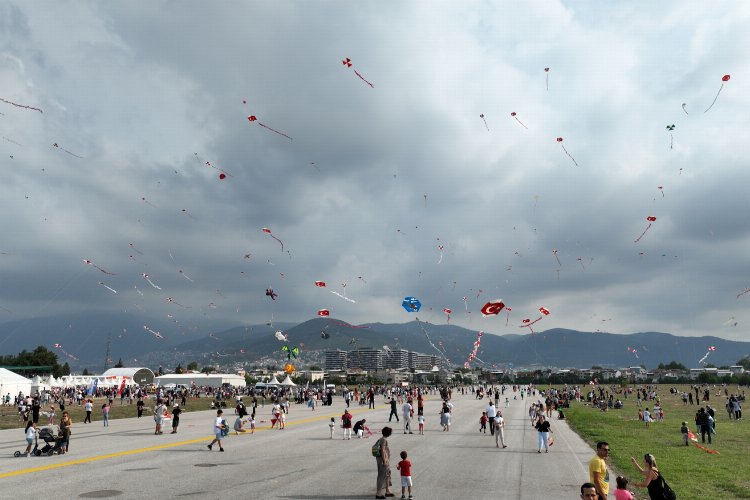 Zafer coşkusu Bursa'da göklerde